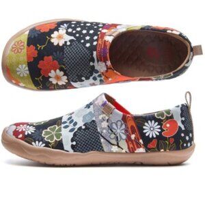 Uin slip-on canvas shoes (Hana Toledo)